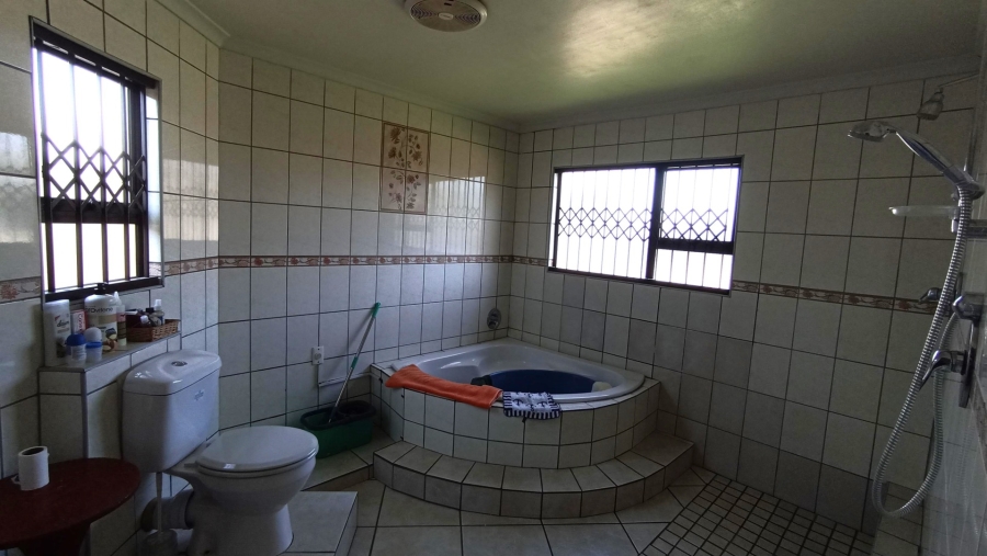 3 Bedroom Property for Sale in Louwville Western Cape